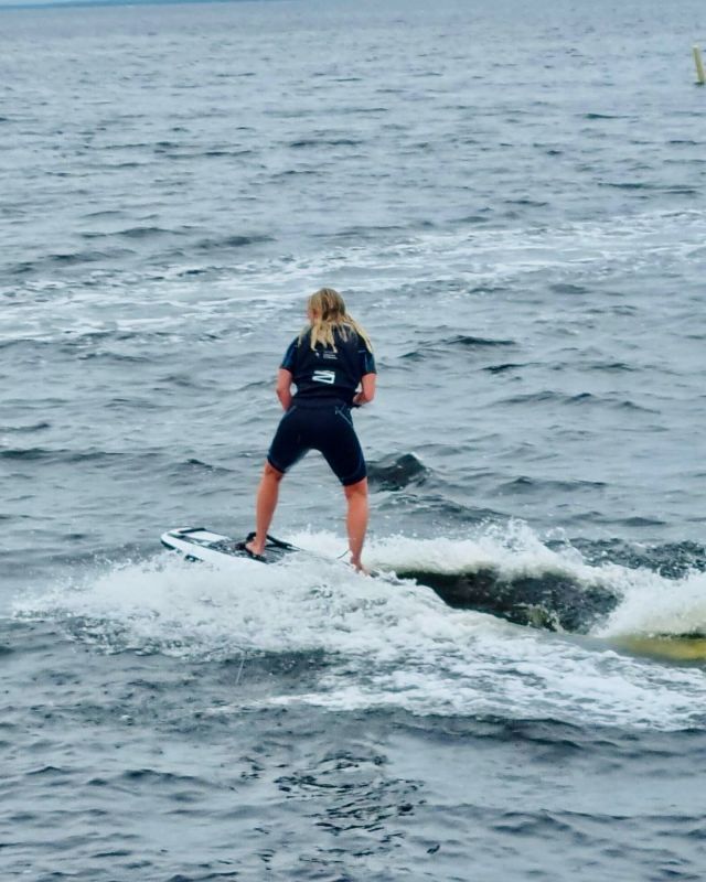 Come hang out with us & our friends in Båstad! 🏄🏼‍♀️🌊 And don’t miss out on Banana Boat Fridays! SO MUCH FUN 🥳